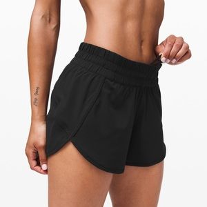 Lululemon tracker short v *4”